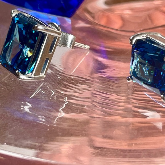 7.58 CARAT TANZANITE Silver 925 Earrings. Earth mined in Tanzania - Picture 4 of 17